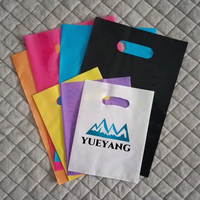 Vente en gros Sacs en plastique avec logo de marque propre Sac T-shirts durable Promotion au détail Sacs à provisions