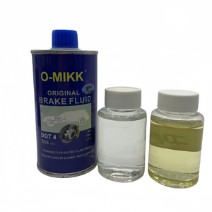 Liquido <span class=keywords><strong>Freni</strong></span> Professionale <span class=keywords><strong>DOT</strong></span> <span class=keywords><strong>4</strong></span> 250ml per Sistemi Frenanti e Frizione Automobilistici - Product Image 1