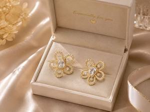 Orecchini con Cristalli a Forma di Fiore Placcati in Rodio Argento 925 Gioielli da Festa per Donne - Product Image 3