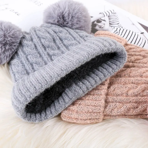 <span class=keywords><strong>Bonnet</strong></span> à tricoter d'hiver pour <span class=keywords><strong>femme</strong></span> <span class=keywords><strong>avec</strong></span> rayures épaisses et <span class=keywords><strong>pompon</strong></span> <span class=keywords><strong>Bonnet</strong></span> adulte de couleur unie pour la chaleur - Product Image 3