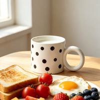 Mug à café en céramique géométrique noir et blanc minimaliste personnalisé, vente en gros d'usine, grande tasse en porcelaine avec anse annulaire, pour usage quotidien