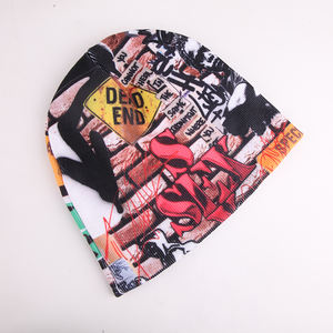 Logo personalizzato uomo donna tutto su stampa sport berretto acrilico berretto con teschio senza polsino cappello invernale Jacquard berretto reversibile personalizzato - Product Image 5