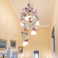 Lustre rustique pour escalier de loft duplex, style romantique, en fer forgé fait main, avec roses et fleurs, long, hauteur réglable au milieu