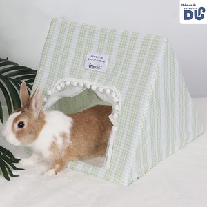 Caseta <span class=keywords><strong>de</strong></span> tela triangular sin base con estampado floral para conejos y cobayas, ideal para el verano - Product Image 2