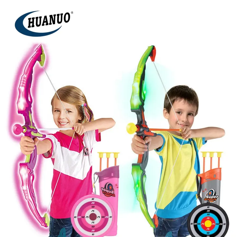 Vendita calda indoor outdoor sport arco luminoso e giochi di freccia tiro al bersaglio giocattoli per bambini tiro con l'arco