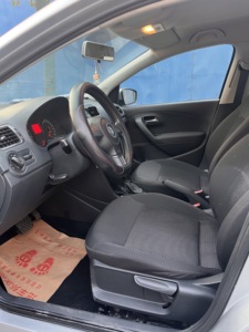 <span class=keywords><strong>Volkswagen</strong></span> <span class=keywords><strong>Polo</strong></span> Turbo berline à essence avec transmission manuelle sièges en tissu d'occasion les plus vendus - Product Image 3
