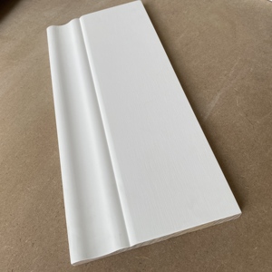 Plinthe murale en pin blanc au design moderne pour salon, moulure de plinthe d'angle - Product Image 2