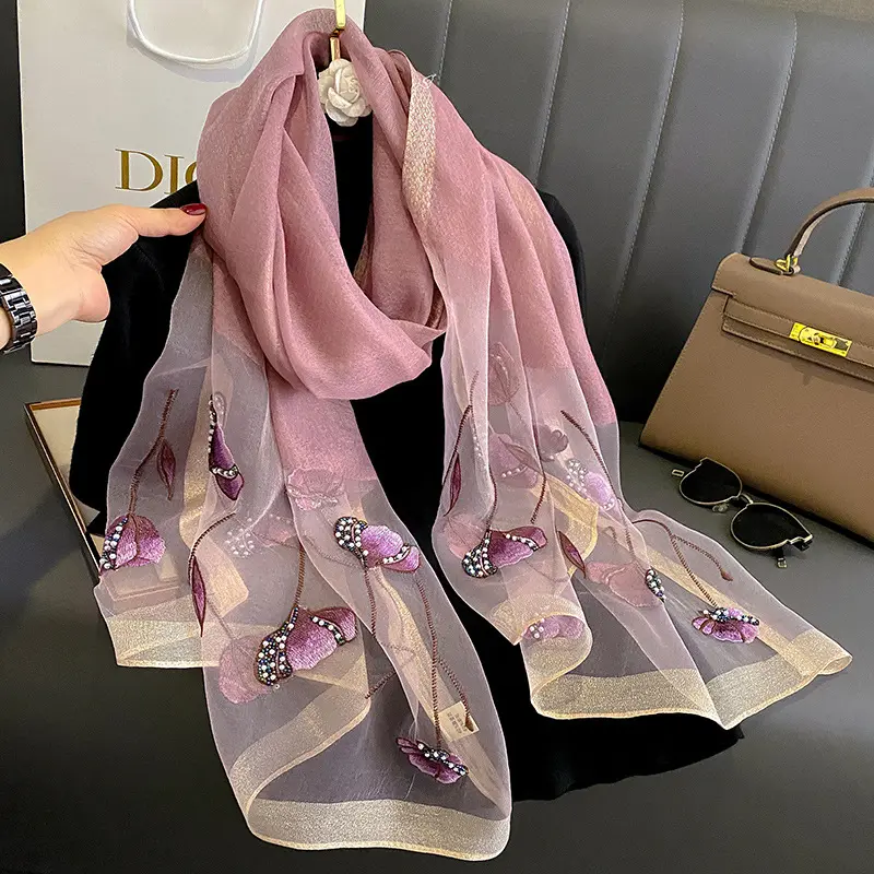 Vente en gros de luxe pour dames écharpe réversible en laine et soie haute qualité 180*90cm fleur brodée avec perles écharpe hijab en soie organza