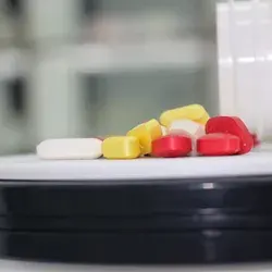 Fornitura di fabbrica di calcio 10000 IU naturale personalizzato OEM ODM vitamina D3 compresse masticabili supporto immunitario cibo adulti neonati - Product Image 5