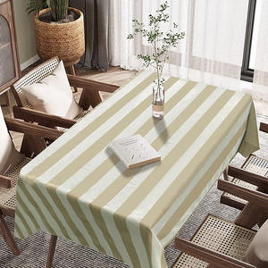 Amity <span class=keywords><strong>Nappe</strong></span> rectangulaire en <span class=keywords><strong>tissu</strong></span> imperméable à <span class=keywords><strong>carreaux</strong></span> classiques en polyester pour la décoration de la maison. - Product Image 1