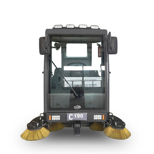 Machine de nettoyage industrielle autoportée à batterie pour routes et fermes - Product Image 1