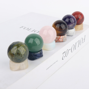ราคาโรงงาน ขายส่ง ลูกบอลคริสตัลธรรมชาติขัดเงาขนาดเล็ก สำหรับตกแต่ง - Product Image 4