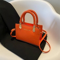 Vente en gros de sacs à main carrés pour femmes sac tendance 2024 sac à bandoulière unique rétro portable décontracté pour femmes