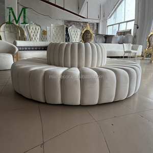 <span class=keywords><strong>Elegante</strong></span> Divano Rotondo in Velluto Bianco <span class=keywords><strong>Moderno</strong></span> Sofà per Decorazione di Eventi Nuziali e Palcoscenici per Sposi - Product Image 2