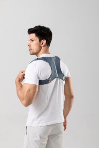 Trainieren Sie Ihre Rückenmuskulatur mit dem Sport-Haltungskorrektor, der die richtige Körperhaltung für das Fitnessstudio und tägliche Aktivitäten beibringt - Product Image 4