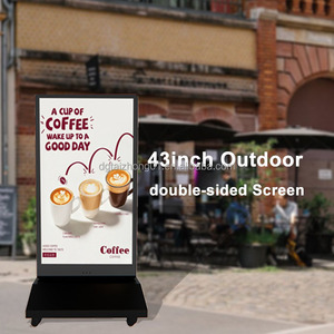 Pantalla Digital Exterior de Doble Cara de 43 Pulgadas 2k, Resistente al Agua, con Ruedas y Alimentación por Batería, IP65, para Animación en Tiendas Minoristas - Product Image 4