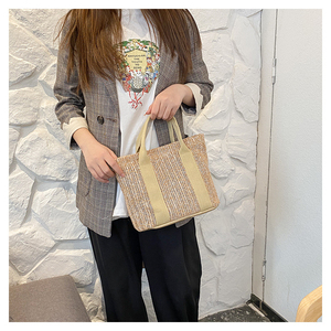 Sac tissé grande capacité en paille, chic et frais, pour femme, à porter à l'épaule ou en bandoulière, idéal pour la plage, les voyages et les vacances - Product Image 3