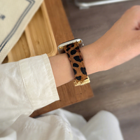 Cuir imprimé léopard pour Apple Watch Band Fermoir magnétique Saturne Bracelet Apple Watch Band pour 38 40 4142 44 45 46 49mm