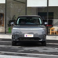 Meilleur SUV électrique longue portée XPENG GX, charge rapide 5C en 12 min, 525 km d'autonomie, rayon de braquage de 5,4 m, direction des roues arrière pour les trajets urbains