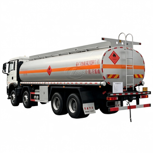 Camion-citerne à huile Sinotruk 18000L-30000L en promotion pour le transport de matériaux et le ravitaillement d'avions - Product Image 1