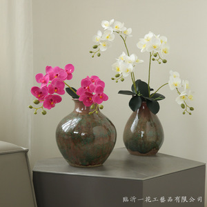 ดอกกล้วยไม้ฟาแลนนอปซิสประดิษฐ์จากไหมยี่ห้อ Yihua สำหรับตกแต่งบ้าน สไตล์โมเดิร์นมินิมอล สีขาวและม่วงแดง - Product Image 1