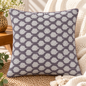 Fundas de cojín de algodón estampadas a mano, suaves, transpirables y decorativas para el hogar moderno, hoteles y dormitorios. - Product Image 3