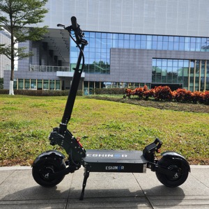 Nouvelle conception de trottinette électrique 60V 6000W, 11 pouces, double moteur haute vitesse, pliable, 5600 watts, trottinette électrique Yume pour adultes, tout-terrain - Product Image 5