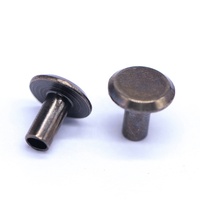 Rivet semi-tubulaire en laiton à tête conique plate 10x4x8 mm nickelé noir norme ISO pour applications de fixation industrielle