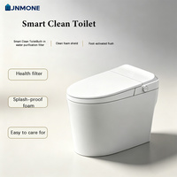 Toilette intelligente minimaliste avec chasse d'eau activée par le pied et filtre à eau sain