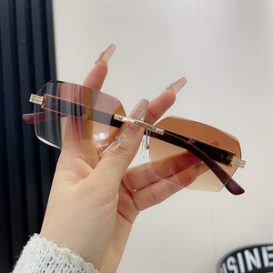 <span class=keywords><strong>Gafas</strong></span> <span class=keywords><strong>de</strong></span> <span class=keywords><strong>Sol</strong></span> Modernas y Cómodas, <span class=keywords><strong>Económicas</strong></span>, Unisex, Ligeras, Directo <span class=keywords><strong>de</strong></span> Fábrica - Product Image 4