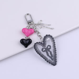 Moda multicolor dulce arco llavero acrílico en forma de corazón colgante chica corazón bolsa Decoración - Product Image 6