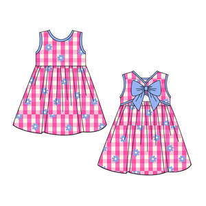 Preordine MOQ 5 Set Vestito e Pantaloncini per Bambina, Vestito <span class=keywords><strong>a</strong></span> Quadretti Rosa con Fiocco Blu e Design Floreale, Vendita all'Ingrosso - Product Image 2