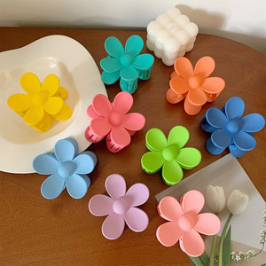Pinza de Pelo Grande Mate con Forma de Flor para Mujer, Pinzas de Pelo Coloridas - Product Image 1