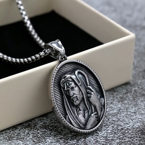 Yunnique – collier avec pendentif en acier inoxydable pour hommes, médaille de saint Christophe de la Grèce antique, bijoux cadeau à une face - Product Image 1
