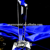 Trophées en cristal en forme d'étoile à cinq branches personnalisés en gros, bon marché, coupe en verre, trophée en cristal personnalisé, artisanat en cristal, style sportif, emballé dans une boîte cadeau