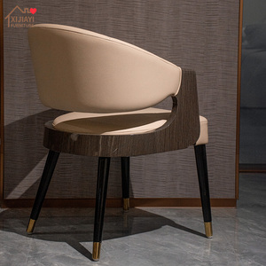 Sillas de Comedor de Cuero Genuino de Lujo Moderno Italiano Premium con Respaldo y Patas de Madera Ecológicas para Uso en Hoteles y Restaurantes - Product Image 2
