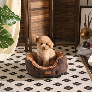 Venta al por mayor personalizable de alta calidad cálido estilo clásico Plaid gato perro cama para mascotas - Product Image 2