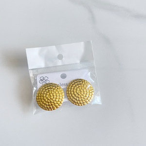 Orecchini di Tendenza in Acciaio Inossidabile Placcato Oro, Eleganti e Lussuosi, a Forma di Fiore Geometrico, Non Sbiadiscono, Vendita all'Ingrosso - Product Image 4