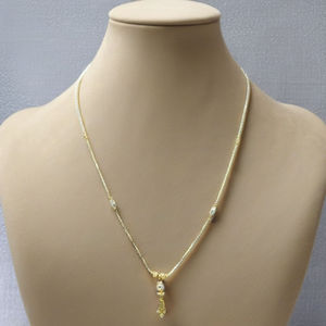 Collar de Cadena Dorada Minimalista con Cuentas Blancas Decorativas y Colgante, Joyería Ligera para Uso Diario - Product Image 2