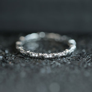 Anello Delicato e Piccolo per Donne, Gioiello Classico Scintillante per Uso Quotidiano, Vendita all'Ingrosso - Product Image 1