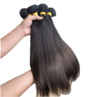 Lots de Cheveux Naturels Bruts Non Traités 100% Remy Cambodgiens Ondulés avec Closure pour Vente en Gros – Tissage Naturel à la Machine