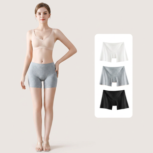 Shorts de sport pour femmes en nylon respirant sans couture, taille mi-haute, couleur unie, coupe confortable, gris, blanc, noir, écologiques - Product Image 2