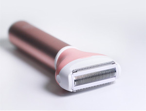 4 in 1 ผู้หญิงเครื่องกําจัดขนมีดโกนหนวดไฟฟ้ากําจัดขนไม่เจ็บปวดเครื่องโกนหนวดบิกินี่ Pubic groin ทริมเมอร์คิ้วจมูกทริมเมอร์ - Product Image 4