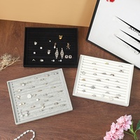 Baki Pajangan Cincin Beludru Motif Bunga Es Siap Kirim Grosir, Kotak Perhiasan Organizer Anting Stud, Aksesoris Prop Model JQ2026042001