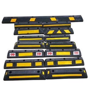 Tope de rueda reflectante amarillo de 550 mm para estacionamiento, de caucho y plástico, para estacionamientos, equipo esencial para estacionamientos - Product Image 1