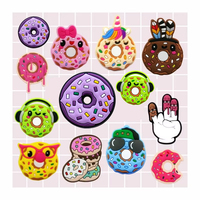 Diskon besar desainer kustom tombol pin donat manis rasa PVC karet bakiak Set jimat untuk pesta anak-anak