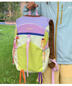 Mochila de Senderismo Geométrica Impermeable de Moda 2026, Personalizada, Ligera, de Gran Capacidad, con Cierre de Nylon y Diseño Arqueado - Product Image 2