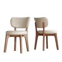 Chaise de salle à manger robuste en bois massif, style nordique moderne, design italien de luxe léger, pour petits hôtels et restaurants en Chine