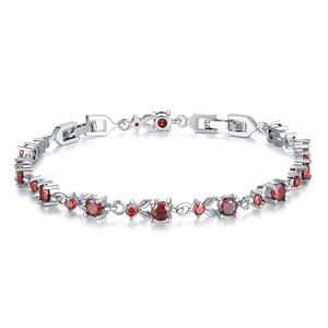 Bracelet chaîne plaqué argent avec cristaux roses sertis griffe, bijou classique et tendance pour femme, idéal comme cadeau - Product Image 4