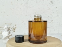 Bouteille de diffuseur de roseau en verre ambré de produit ménager de désodorisant de haute qualité 150ML avec bouteille en verre d'arôme de bouchon noir en aluminium